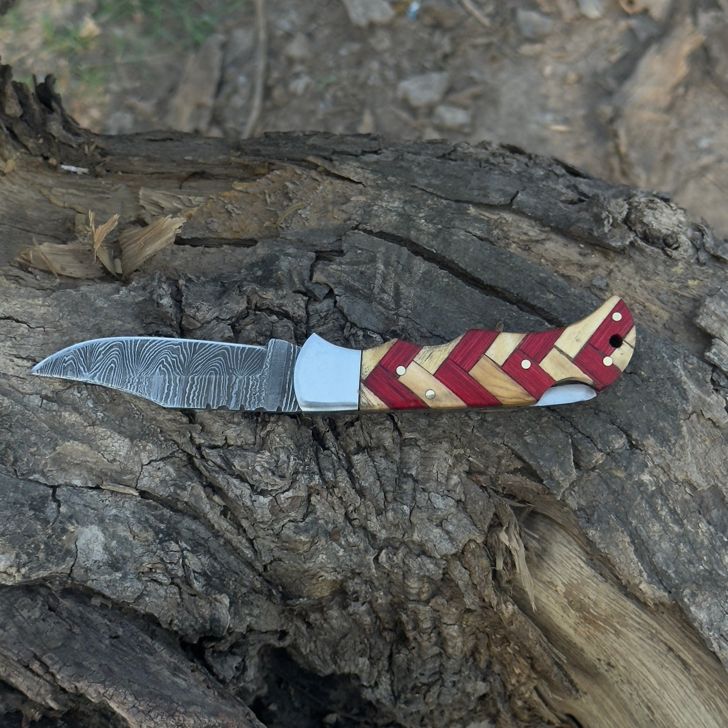 Crimson Chevron – Damascus Folding Knife
